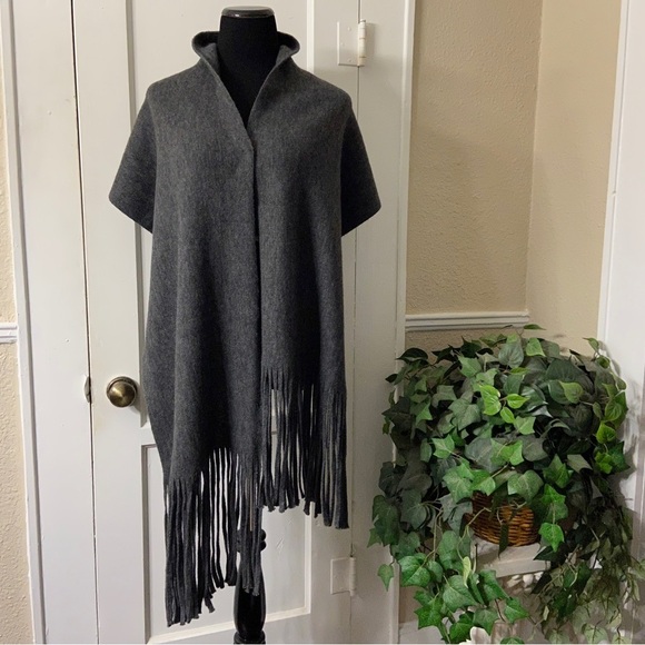 Lucky Brand Soft w/ Long Fringe Scarf/Wrap - Picture 2 of 10